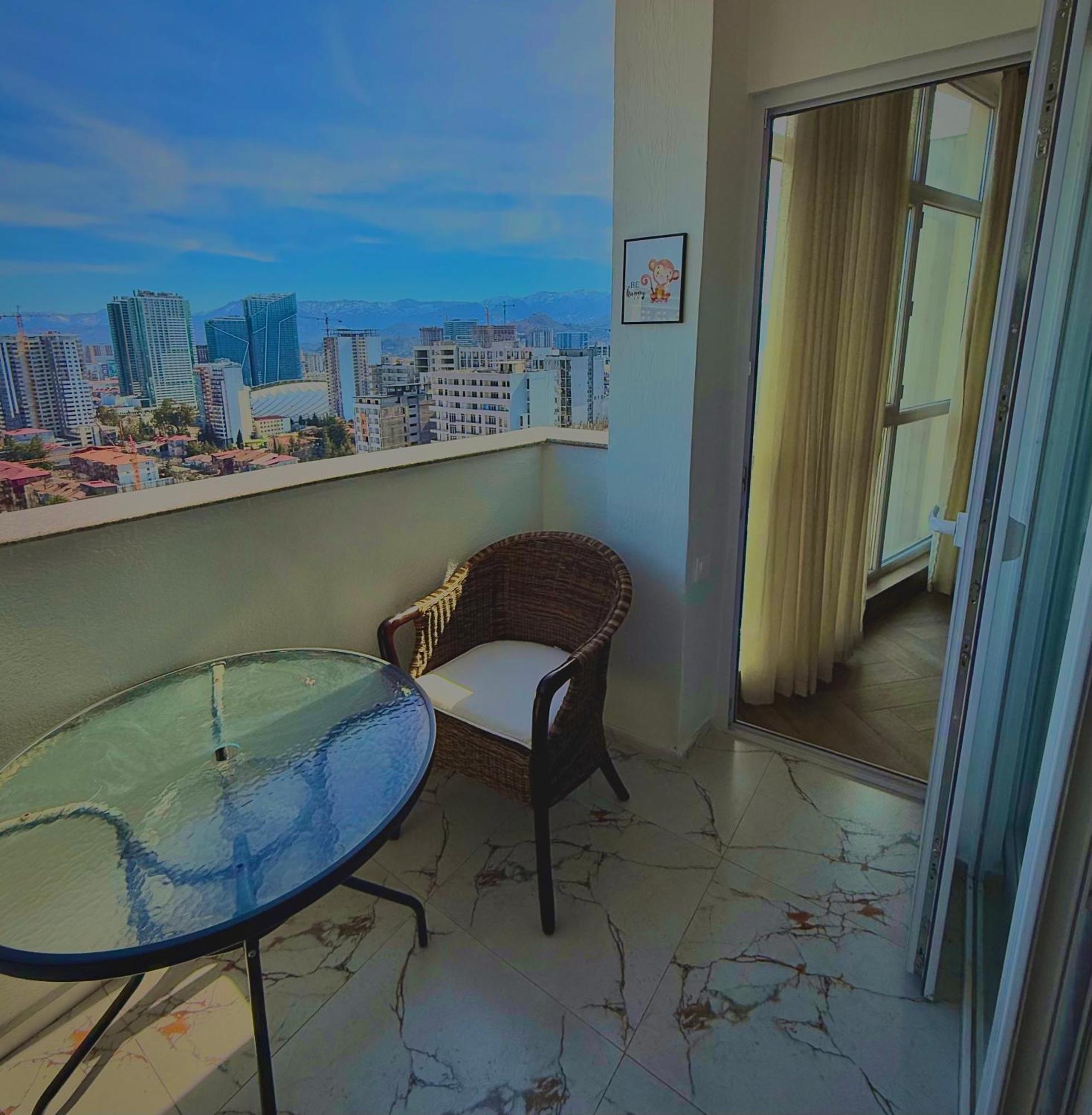 Tamuna'S Cozy Apartment Батуми Екстериор снимка